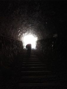 武田尾ハイキングのトンネル