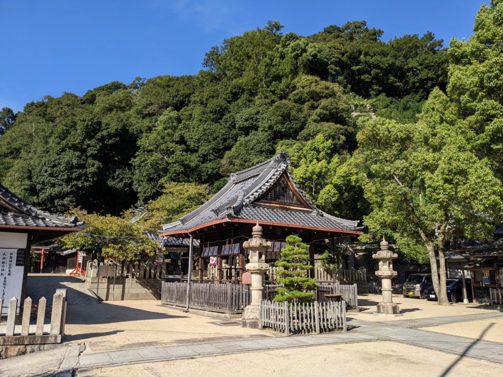 平野の祇園神社の境内
