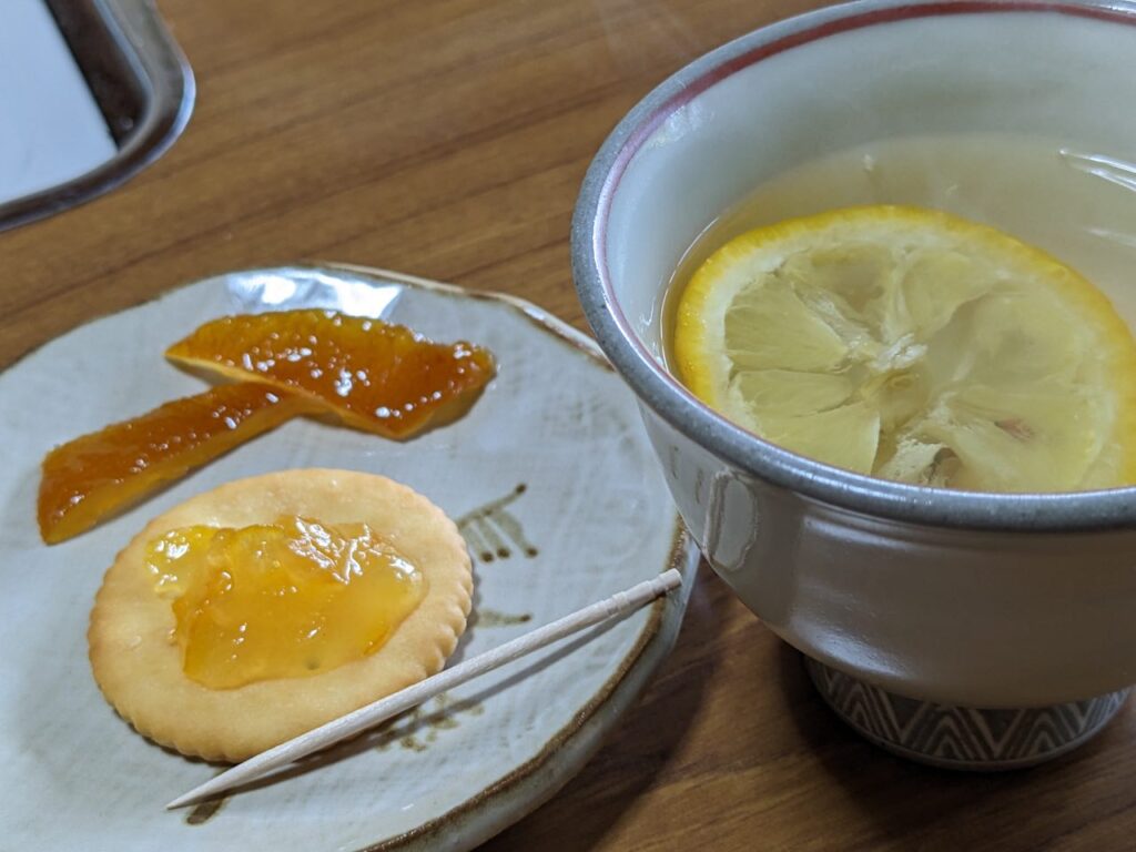 水尾の直八さんの柚子茶と柚餅子と柚子ジャムクラッカー